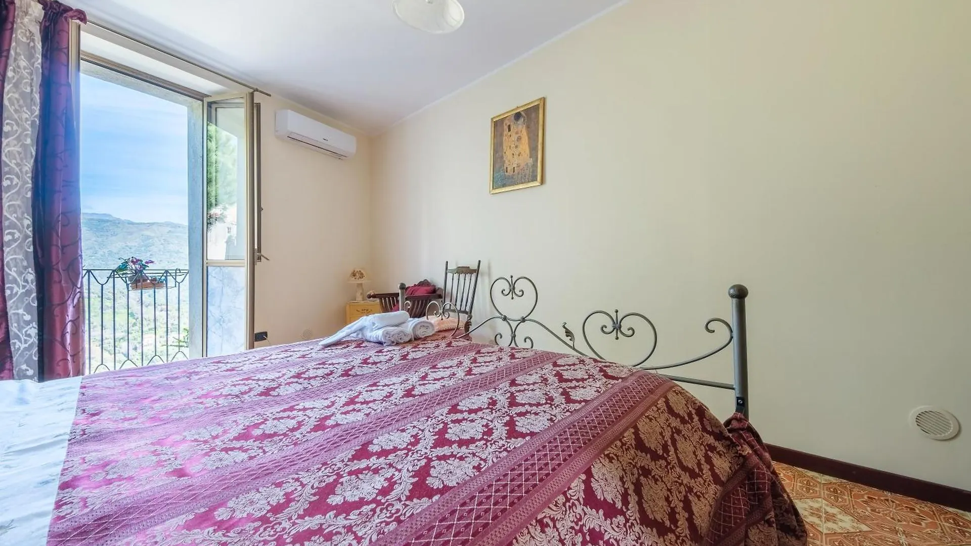Holiday Home Tommaso E Martina Savoca Italy